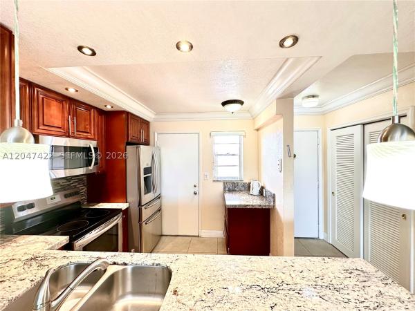 Meadowbrook Towers, 500 NE 12th Ave #705, Hallandale Beach, Florida 33009, image 2