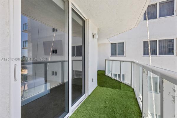 The Royal Club, 2457 Collins Ave #406, Miami Beach, Florida 33140, image 2