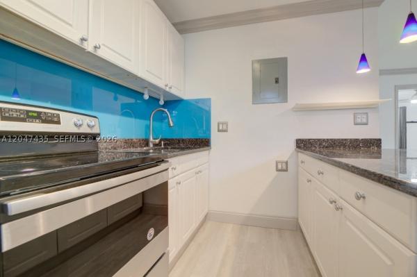 Riverside Villas, 716 SW 14th Ave #3, Fort Lauderdale, Florida 33312, image 2