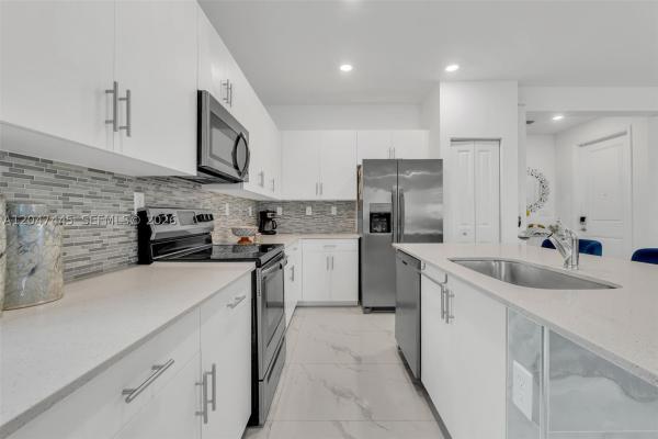 Aquabella, 3538 W 108th St, Hialeah, Florida 33018, image 3