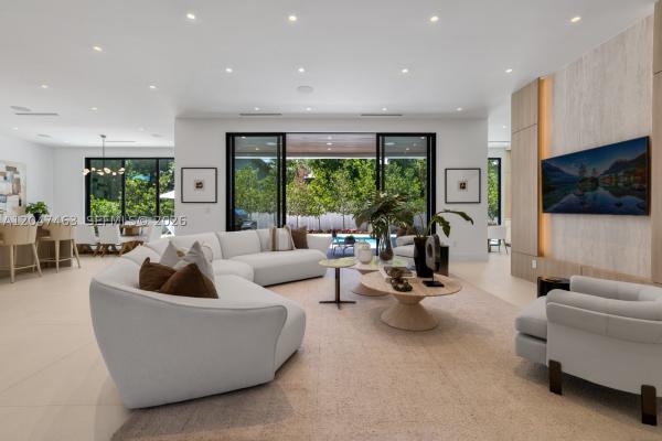 Boca Villas, 1051 NE 2nd Ter, Boca Raton, Florida 33432, image 2