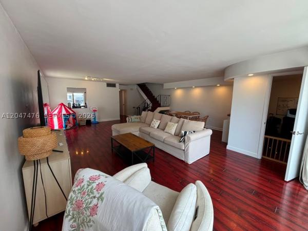 Venetian Park East, 926 NE 27th Ave, Hallandale Beach, Florida 33009, image 2