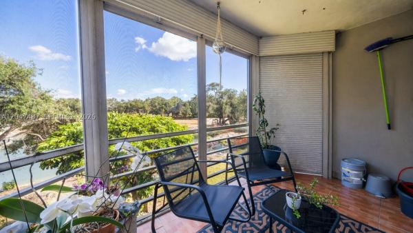 1101 NE 191st St #H314, Unincorporated Dade County, Florida 33179, image 2