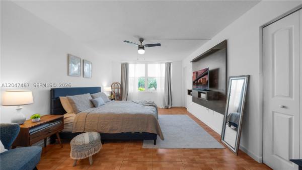 1101 NE 191st St #H314, Unincorporated Dade County, Florida 33179, image 1