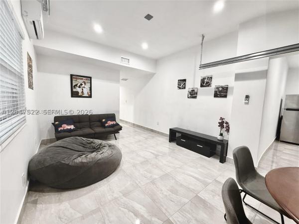 947 NE 149th St 0, Miami, Florida 33161, image 2