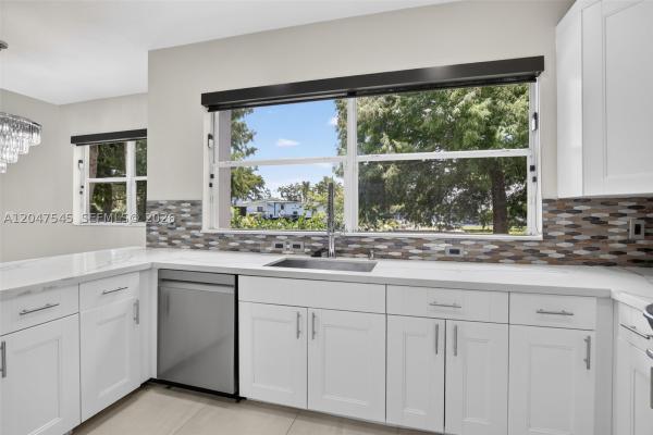 Colony Court, 12410 SW 1st St, Plantation, Florida 33325, image 3