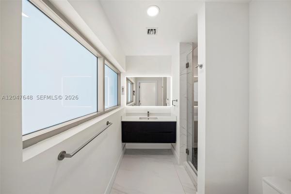 900 Biscayne Bay, 900 Biscayne Blvd #4202, Miami, Florida 33132, image 1