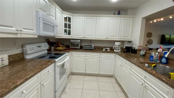The EmeraldBay At Key Colony, 151 Crandon Blvd #236, Key Biscayne, Florida 33149, image 3