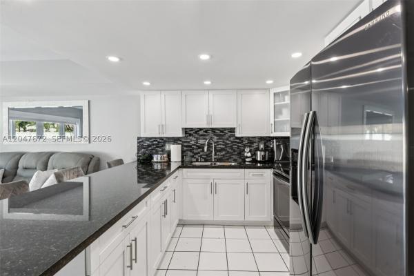 6173 NW 181st Terrace Cir N, Hialeah, Florida 33015, image 1