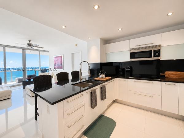 Jade Ocean, 17121 Collins Ave #1602, Sunny Isles Beach, Florida 33160, image 2