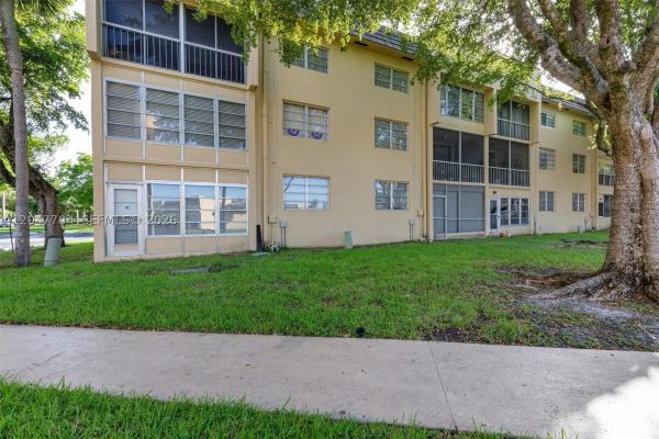 Bermuda Club, 6000 NW 64th Ave #110, Tamarac, Florida 33319, image 3