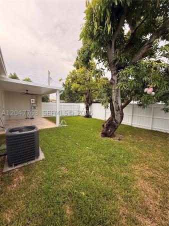 10555 SW 32nd St, Unincorporated Dade County, Florida 33165, image 2