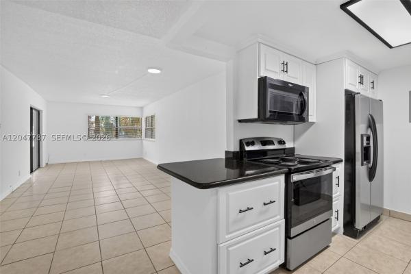 Racquet Club At Bonaventure, 220 Lakeview Dr #210, Weston, Florida 33326, image 1