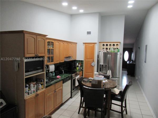 Biltmore Estates, 11530 NW 87th Ct, Hialeah Gardens, Florida 33018, image 3