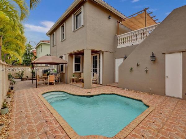Piazza Vecchia, 10813 NW 51st Ln, Doral, Florida 33178, image 1