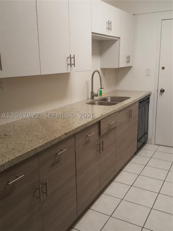 The Carriage House, 5401 Collins Ave #311, Miami Beach, Florida 33140, image 3