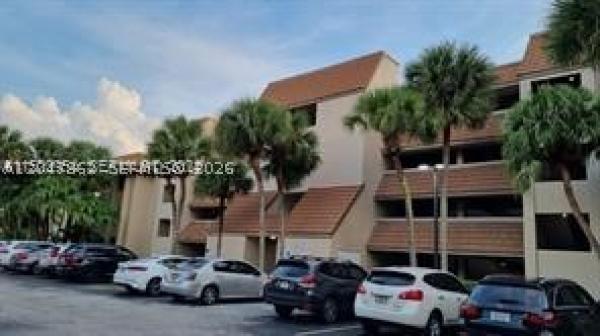461 Ives Dairy Rd #406-2, Unincorporated Dade County, Florida 33179, image 2