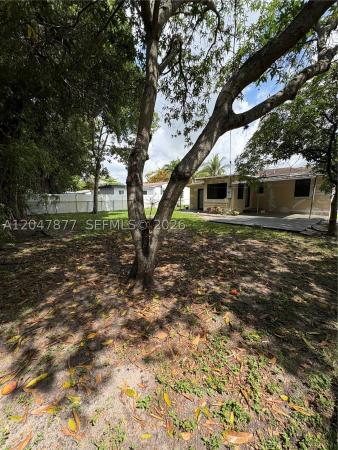 Irons Manor High Pine, 650 NE 137th St, North Miami, Florida 33161, image 2