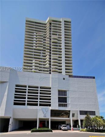 Venetia, 555 NE 15th St #518, Miami, Florida 33132, image 2