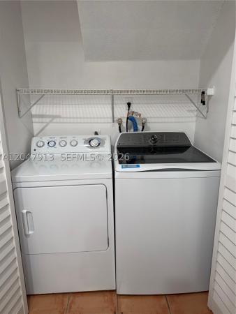6245 Kendale Lakes Cir #208, Unincorporated Dade County, Florida 33183, image 1