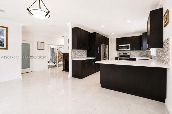 Cristys Homestead, 1351 NE 41st Pl, Homestead, Florida 33033, image 2