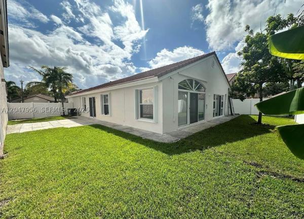 Brittany Bay At Silver Lakes, 18171 NW 18th St, Pembroke Pines, Florida 33029, image 2