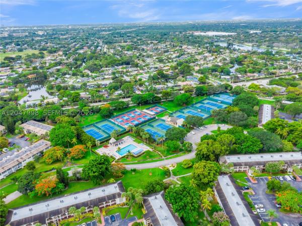 Lucaya Village, 2305 Lucaya Ln #H1, Coconut Creek, Florida 33066, image 2