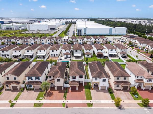 Aquabella, 11024 W 35th Ln, Hialeah, Florida 33018, image 3