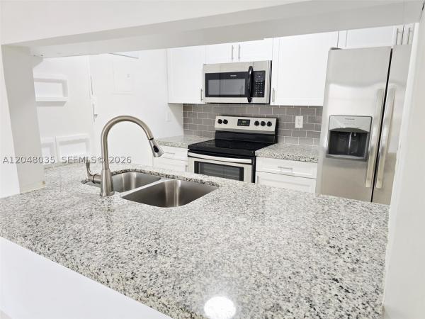 8877 Fontainebleau Blvd #202, Unincorporated Dade County, Florida 33172, image 1