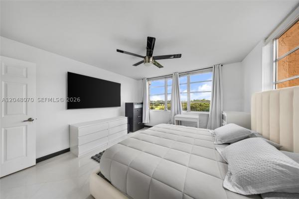 Rolling Hills Golf And Tennis Club, 3001 W Rolling Hills Cir #610, Davie, Florida 33328, image 2