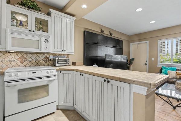 Foxglove, 1801 S Surf Rd #2G, Hollywood, Florida 33019, image 3