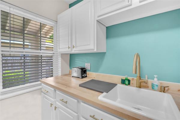 North Hollywood, 261 SW 15th St #1-3, Dania Beach, Florida 33004, image 3