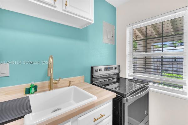 North Hollywood, 261 SW 15th St #1-3, Dania Beach, Florida 33004, image 3