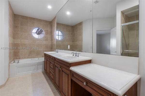 La Victoria Park Estates, 1772 NE 9th St #7, Fort Lauderdale, Florida 33304, image 3