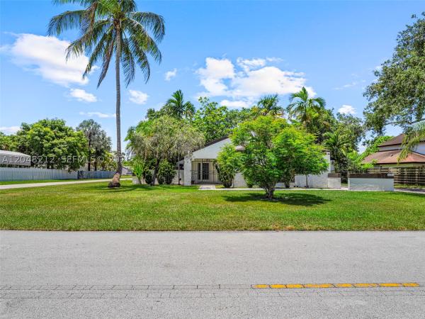 15491 SW 153rd St, Unincorporated Dade County, Florida 33187, image 2