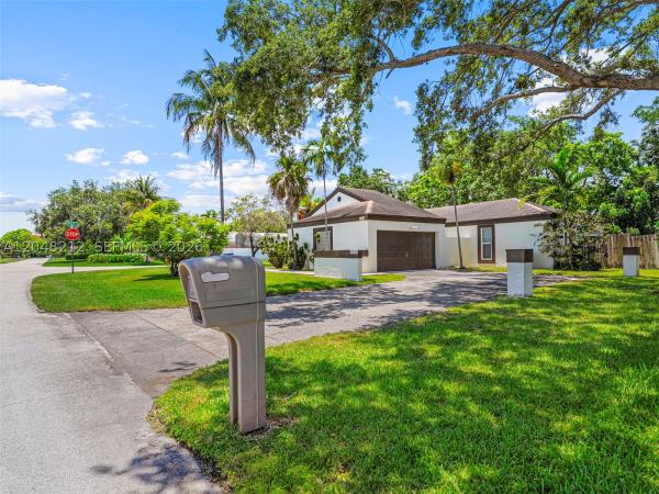 15491 SW 153rd St, Unincorporated Dade County, Florida 33187, image 1