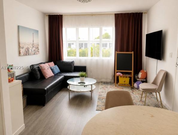 Deco, 810 7th St #205, Miami Beach, Florida 33139, image 2