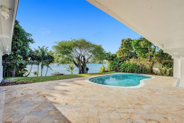 Sky Lake, 19260 NE 22nd Ave, North Miami Beach, Florida 33180, image 3