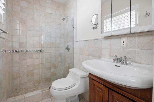 Hillcrest, 1000 Hillcrest Ct #303, Hollywood, Florida 33021, image 3