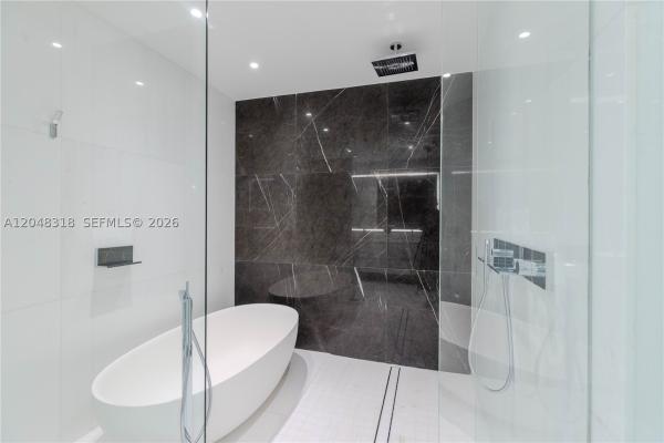 300 Biscayne Boulevard Way #2702E, Miami, Florida 33131, image 3