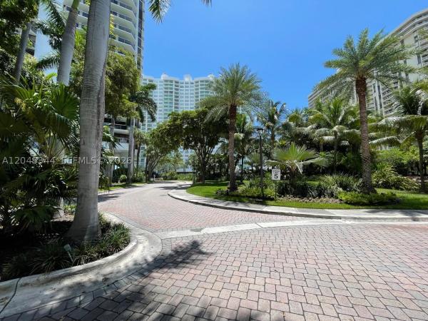 Hamptons West, 20281 E Country Club Dr #2104, Aventura, Florida 33180, image 2
