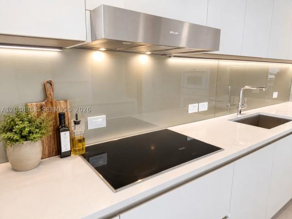 9201 E Bay Harbor Dr #401, Bay Harbor Islands, Florida 33154, image 2