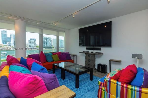 King Cole, 900 Bay Dr #224, Miami Beach, Florida 33141, image 2
