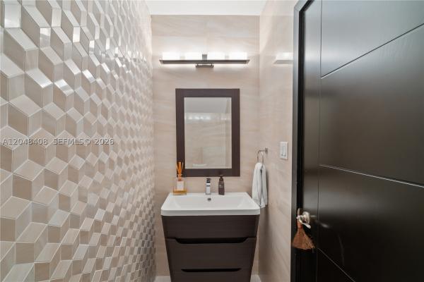 Granada, 519 Alhambra Cir, Coral Gables, Florida 33134, image 1