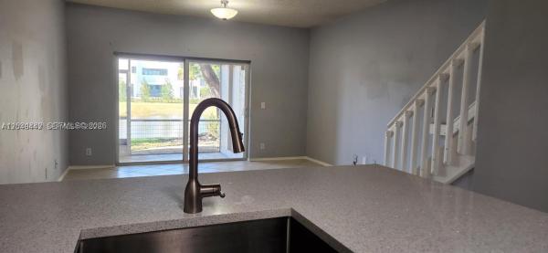 Coconuts, 211 Mallory Ct #211+ DEN/OFFICE SPACE, Weston, Florida 33326, image 2