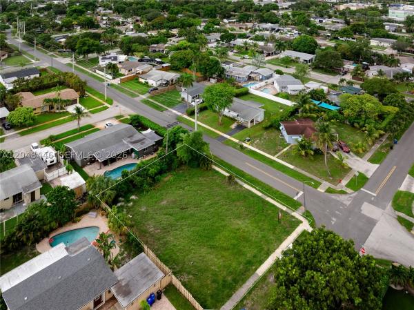 Fairfax Brolliar, 3644 SW 21st St, Fort Lauderdale, Florida 33312, image 2