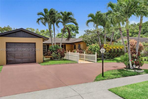 Boca Trails, 10688 Sleepy Brook Way, Boca Raton, Florida 33428, image 2