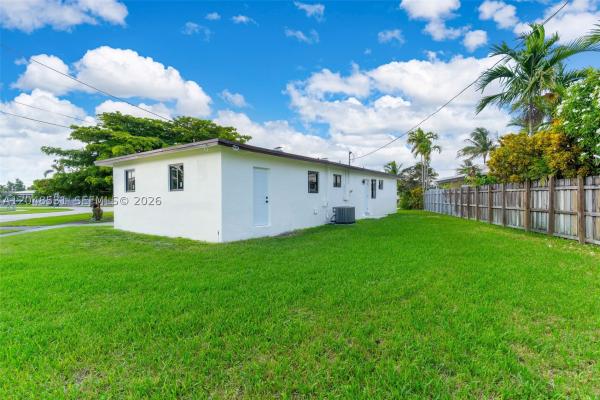 Unincorporated Dade County, Florida 33157, image 1