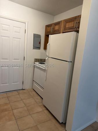 Bowling Green, 1019 NW 52nd St #A, Miami, Florida 33127, image 2