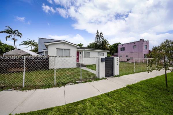 Carolina Heights, 2939 SW 5th St, Miami, Florida 33135, image 2